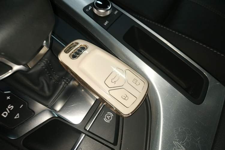 Used Audi A4L 2020 40 TFSI Fashion Dynamic Model Vehicle Key