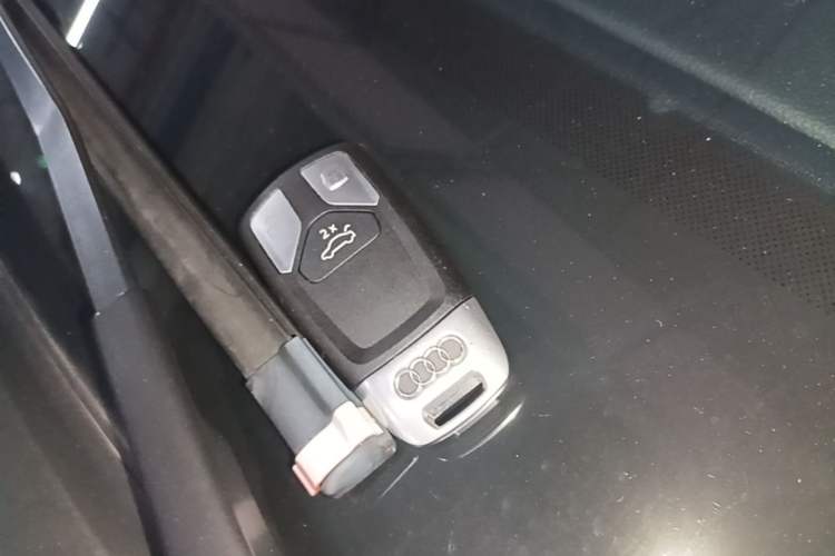 Used Audi A4L 2020 40 TFSI Fashion Dynamic Model Vehicle Key