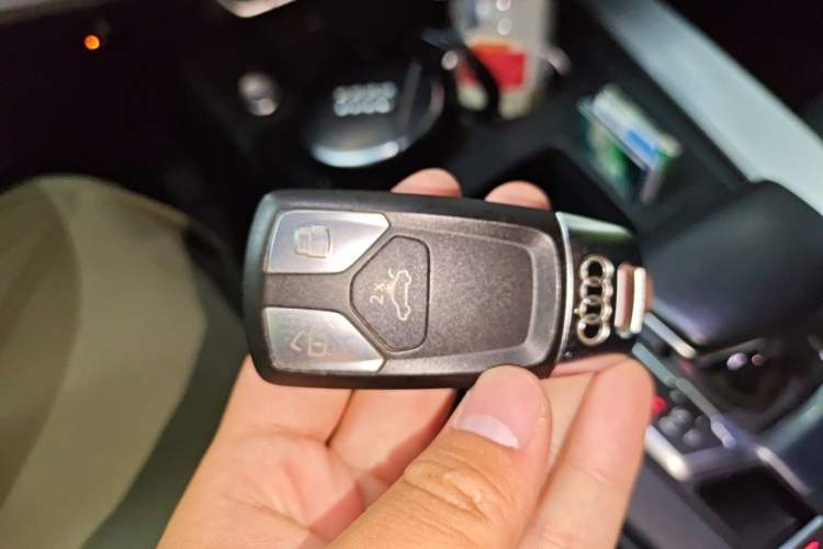 Used Audi A4L 2020 40 TFSI Fashion Dynamic Model Vehicle Key