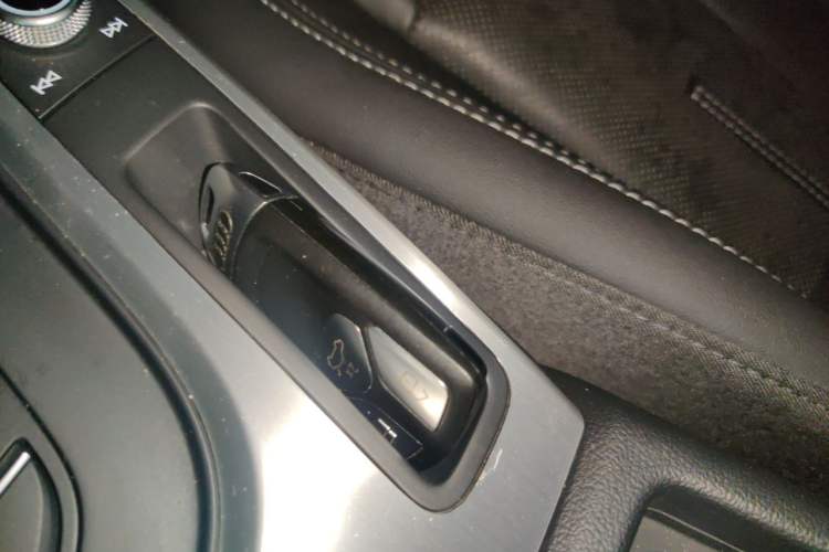 Used Audi A4L 2020 40 TFSI Fashionable and Elegant Model Vehicle Key