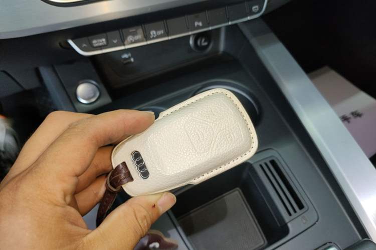 Used Audi A4L 2020 40 TFSI Fashion Dynamic Model Vehicle Key