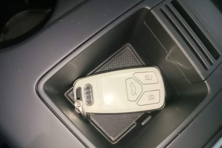 Used Audi A4L 2020 40 TFSI Fashion Dynamic Model Vehicle Key