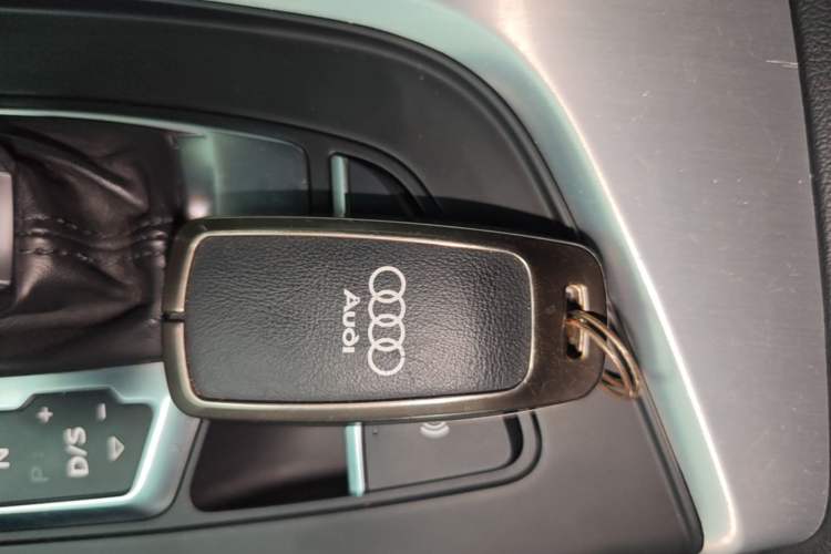 Used Audi A4L 2020 40 TFSI Luxury Dynamic Model Vehicle Key