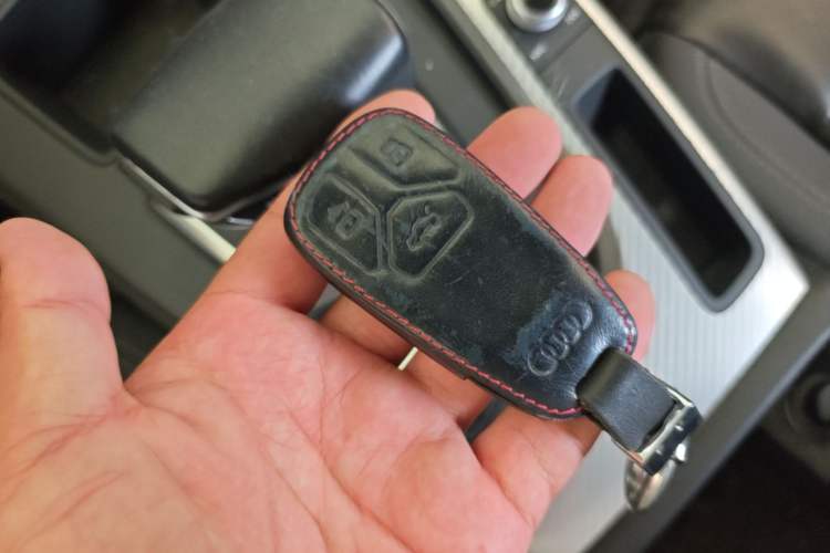 Used Audi A4L 2020 40 TFSI Fashionable and Elegant Model Vehicle Key