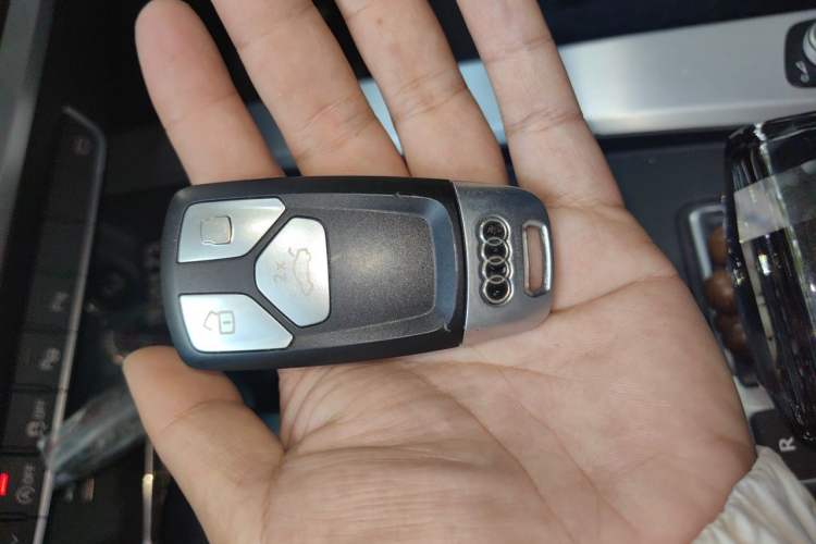 Used Audi A4L 2020 40 TFSI Luxury Dynamic Model Vehicle Key