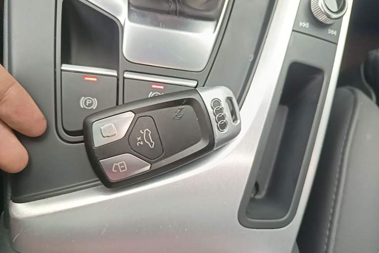 Used Audi A4L 2020 40 TFSI Fashion Dynamic Model Vehicle Key