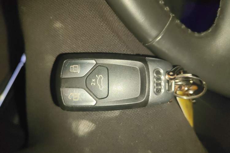 Used Audi A4L 2020 40 TFSI Fashion Dynamic Model Vehicle Key