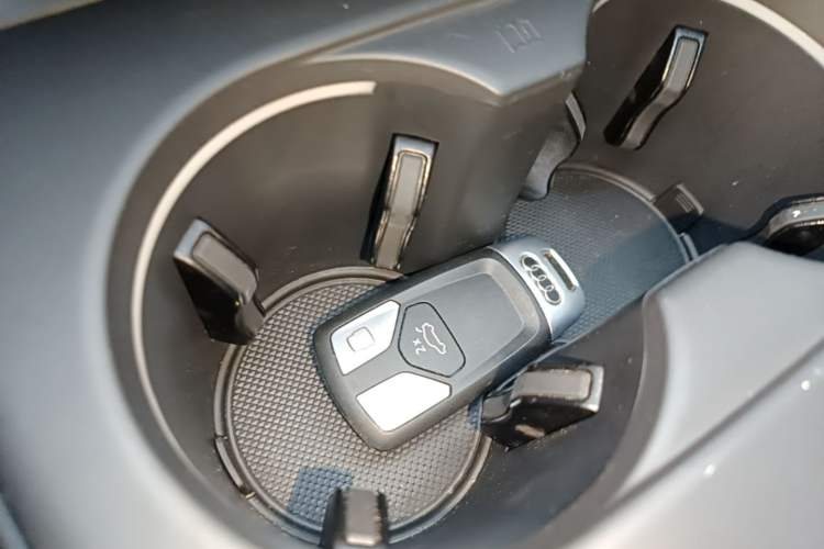 Used Audi A4L 2020 40 TFSI Fashion Dynamic Model Vehicle Key