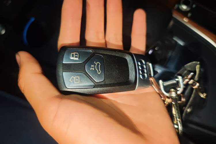 Used Audi A4L 2020 40 TFSI Luxury Prestige Edition Vehicle Key