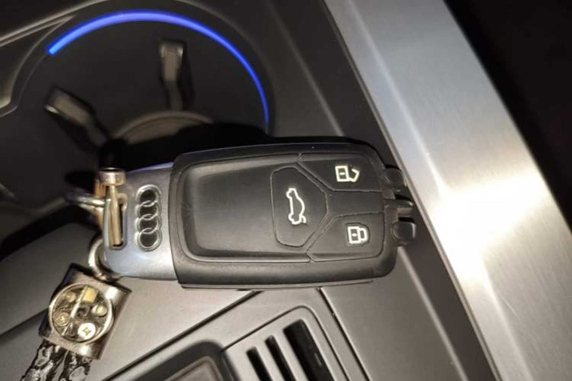Used Audi A4L 2020 40 TFSI Luxury Dynamic Model Vehicle Key