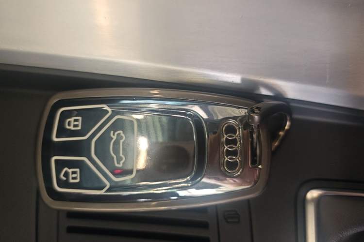 Used Audi A4L 2020 40 TFSI Fashion Dynamic Model Vehicle Key