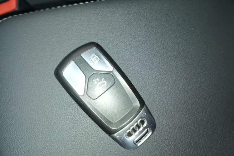Used Audi A4L 2020 40 TFSI Fashion Dynamic Model Vehicle Key