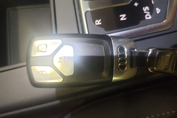 Used Audi A4L 2020 40 TFSI Luxury Dynamic Model Vehicle Key