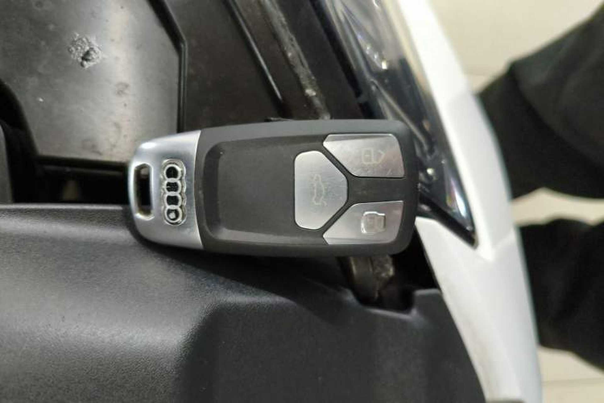 Used Audi A4L 2020 40 TFSI Fashion Dynamic Model Vehicle Key