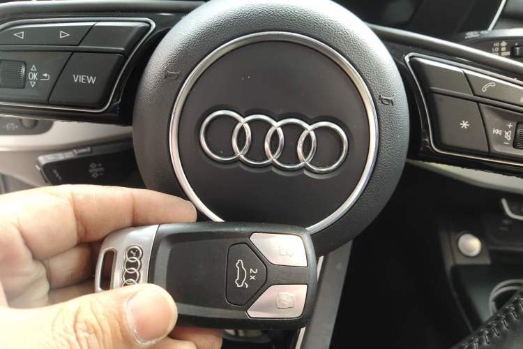 Used Audi A4L 2020 40 TFSI Fashion Dynamic Model Vehicle Key