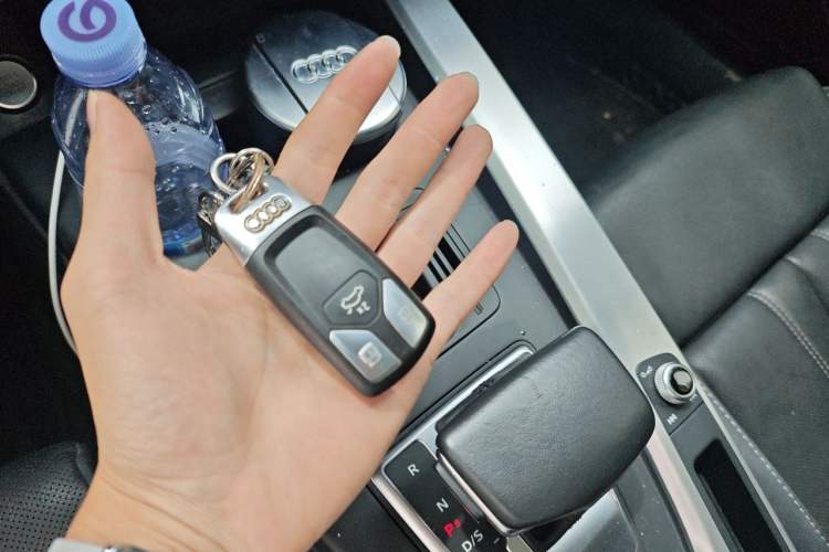 Used Audi A4L 2020 40 TFSI Fashion Dynamic Model Vehicle Key