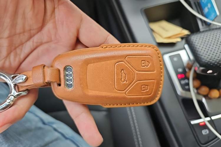 Used Audi A4L 2020 40 TFSI Luxury Prestige Edition Vehicle Key