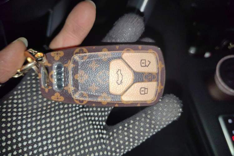 Used Audi A4L 2020 40 TFSI Luxury Dynamic Model Vehicle Key