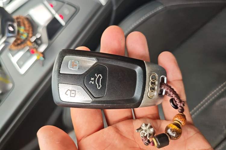 Used Audi A4L 2020 40 TFSI Fashion Dynamic Model Vehicle Key