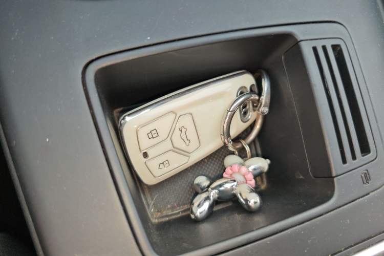 Used Audi A4L 2020 40 TFSI Luxury Dynamic Model Vehicle Key