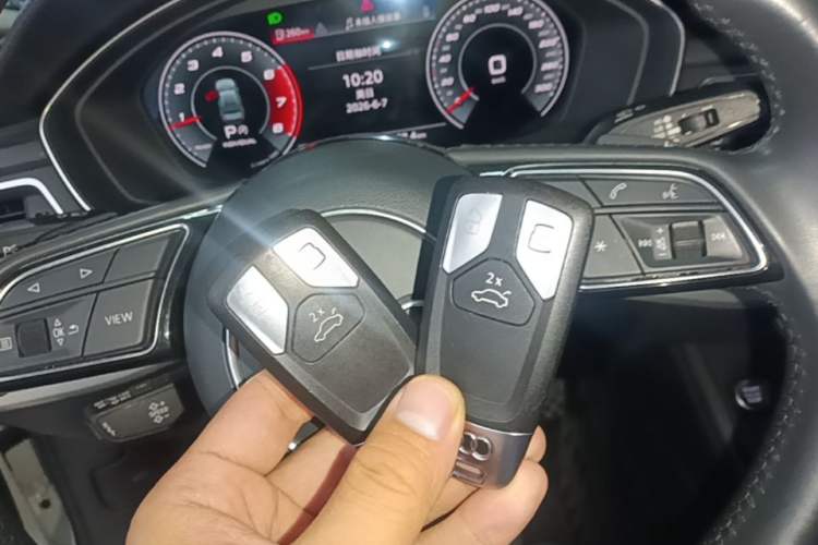 Used Audi A4L 2020 40 TFSI Fashionable and Elegant Model Vehicle Key