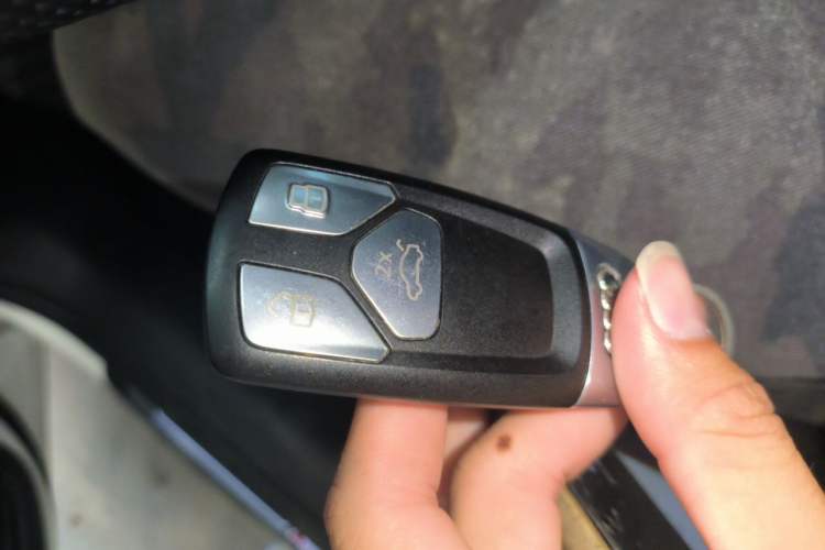 Used Audi A4L 2020 40 TFSI Luxury Dynamic Model Vehicle Key