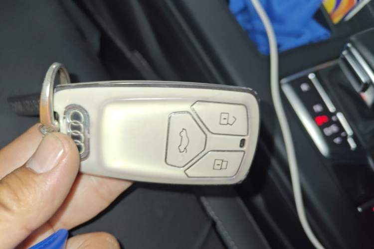 Used Audi A4L 2020 40 TFSI Luxury Dynamic Model Vehicle Key
