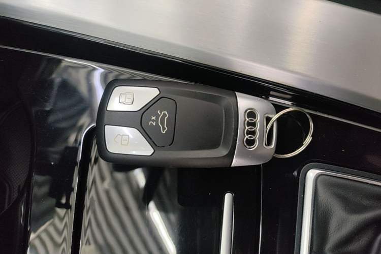 Used Audi A4L 2020 40 TFSI Fashion Dynamic Model Vehicle Key