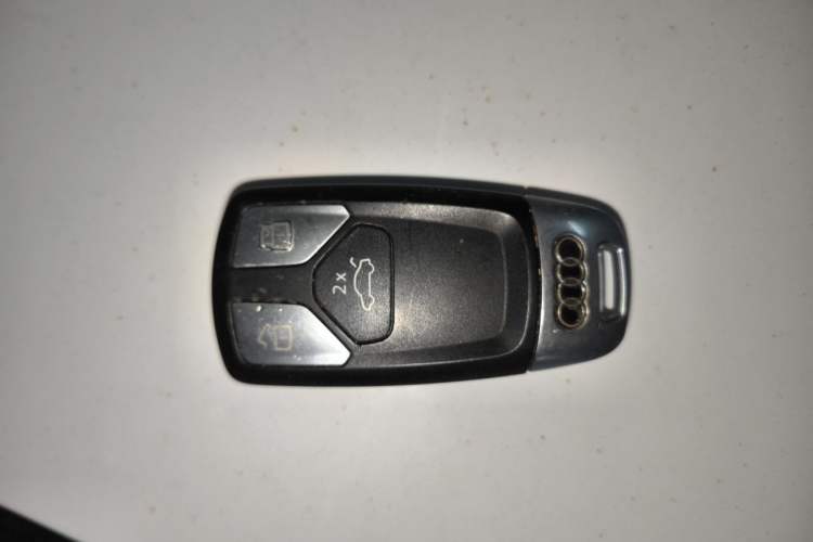Used Audi A4L 2020 40 TFSI Fashion Dynamic Model Vehicle Key