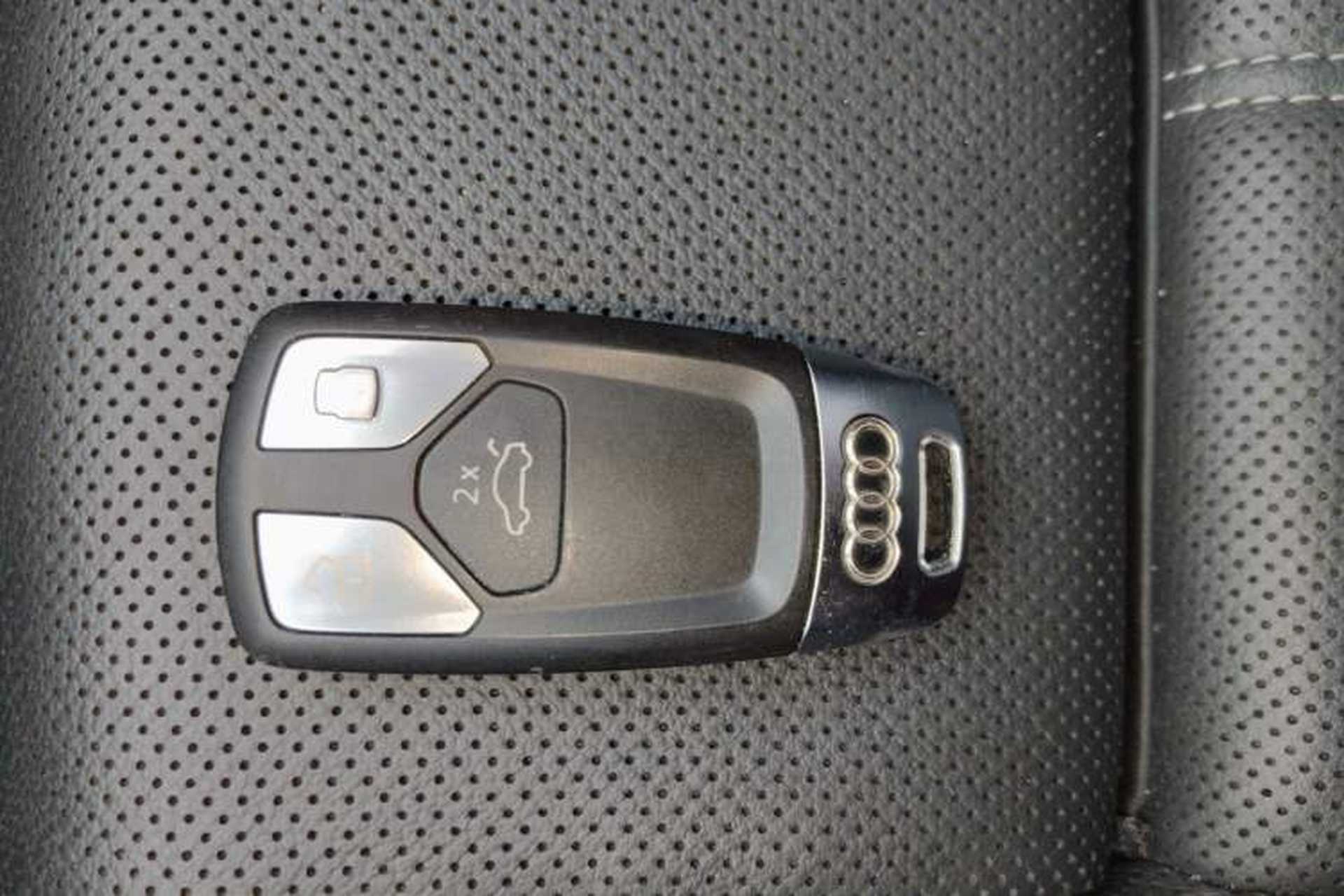 Used Audi A4L 2020 40 TFSI Fashion Dynamic Model Vehicle Key