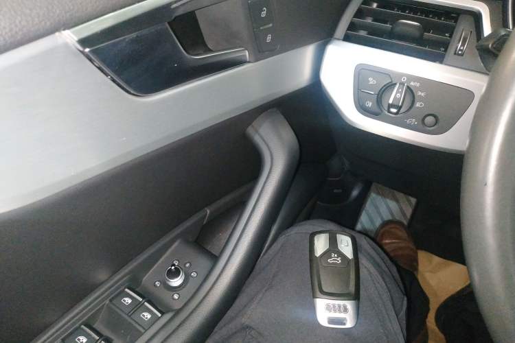 Used Audi A4L 2020 40 TFSI Fashion Dynamic Model Vehicle Key
