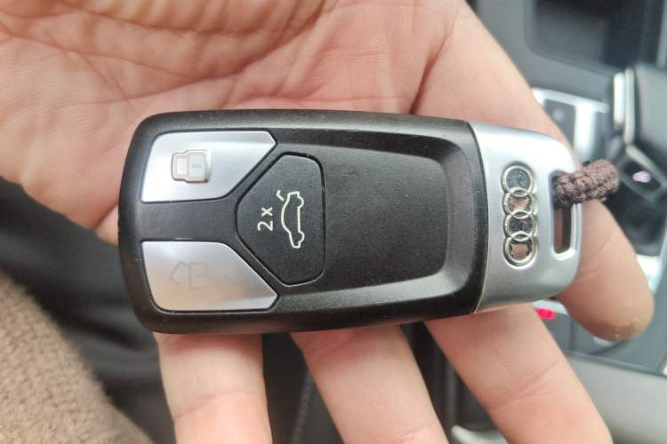 Used Audi A4L 2020 40 TFSI Fashion Dynamic Model Vehicle Key