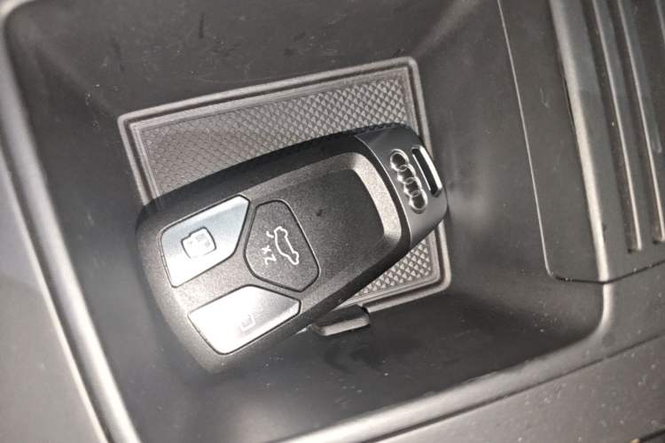 Used Audi A4L 2020 40 TFSI Fashion Dynamic Model Vehicle Key
