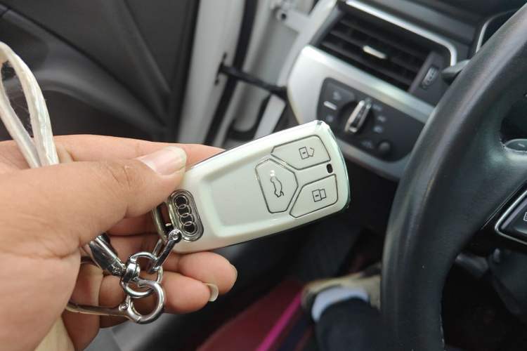 Used Audi A4L 2020 40 TFSI Fashion Dynamic Model Vehicle Key
