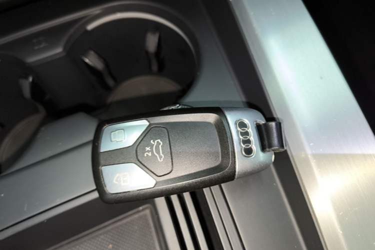 Used Audi A4L 2020 40 TFSI Fashion Dynamic Model Vehicle Key
