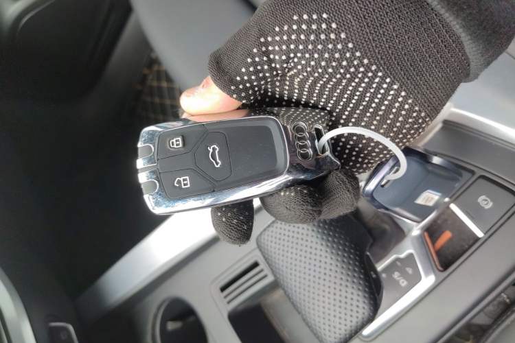 Used Audi A4L 2020 40 TFSI Fashion Dynamic Model Vehicle Key