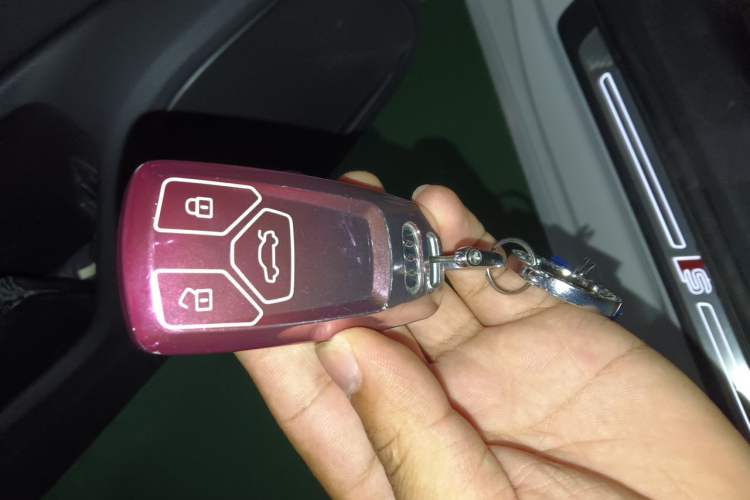 Used Audi A4L 2020 40 TFSI Luxury Dynamic Model Vehicle Key