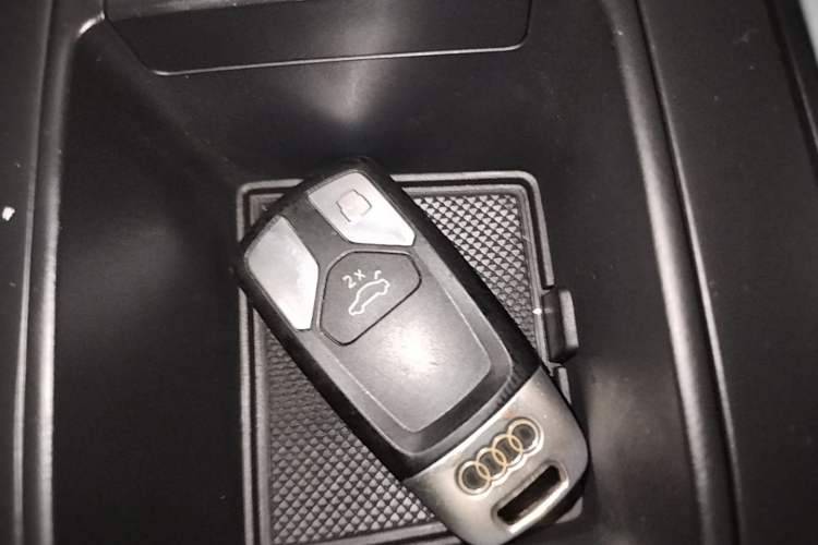 Used Audi A4L 2020 40 TFSI Fashion Dynamic Model Vehicle Key