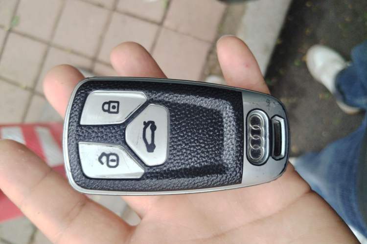 Used Audi A4L 2020 40 TFSI Luxury Prestige Edition Vehicle Key