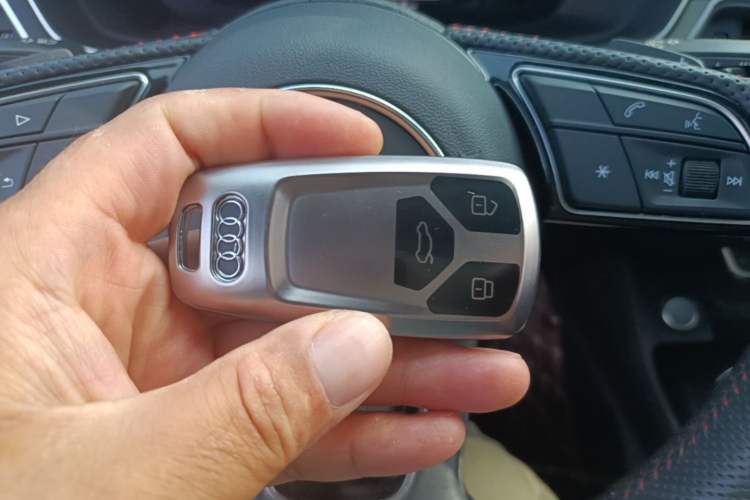 Used Audi A4L 2020 40 TFSI quattro Luxury Dynamic Model Vehicle Key