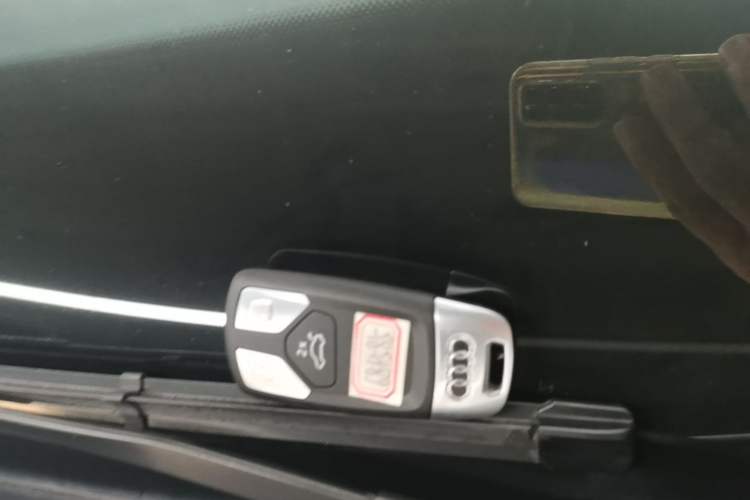 Used Audi A4L 2020 40 TFSI Fashionable and Elegant Model Vehicle Key