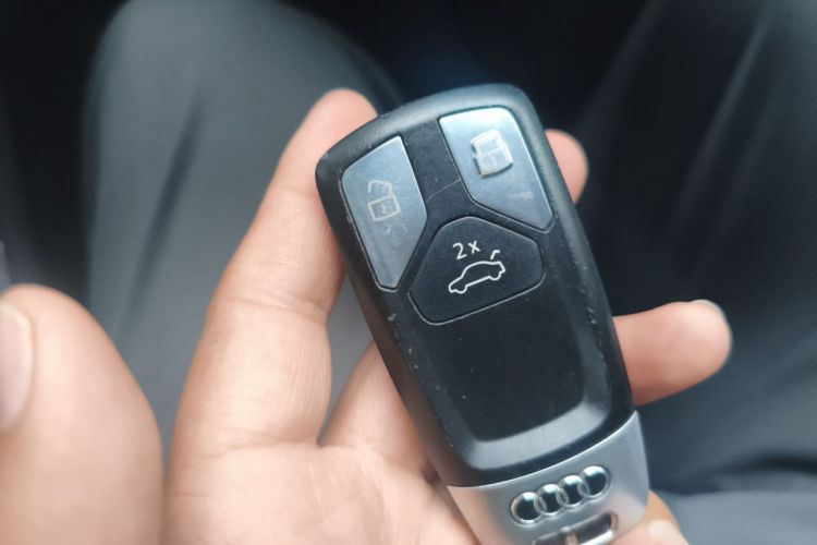 Used Audi A4L 2020 40 TFSI Fashion Dynamic Model Vehicle Key