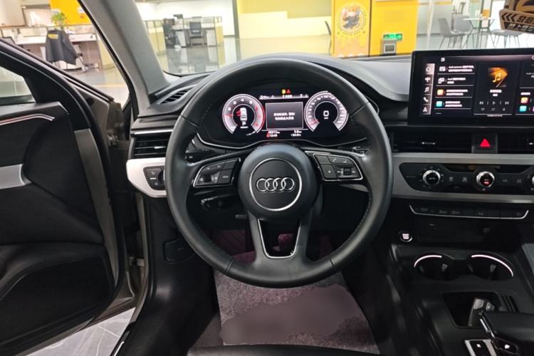 Used Audi A4L 2020 40 TFSI Fashion Dynamic Model Steering Wheel