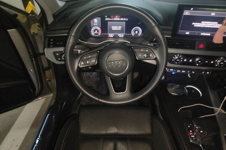 Used Audi A4L 2020 40 TFSI Fashion Dynamic Model Steering Wheel