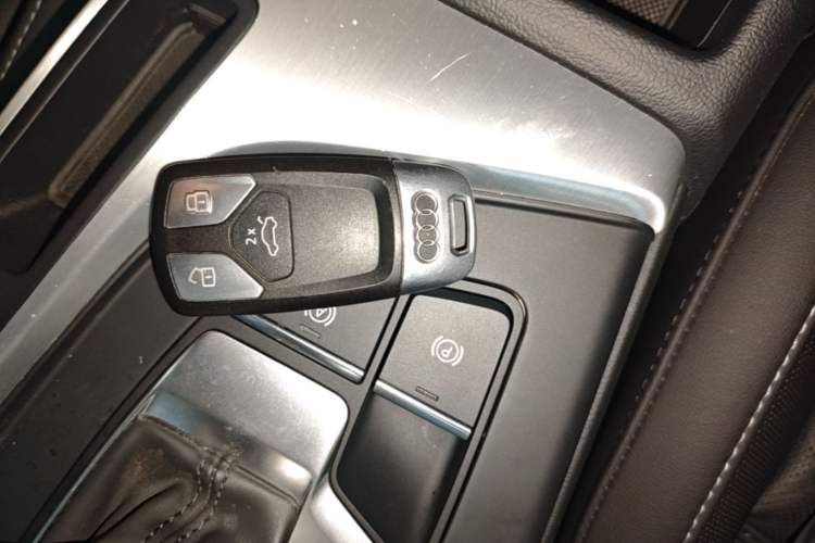 Used Audi A4L 2020 40 TFSI Fashion Dynamic Model Vehicle Key
