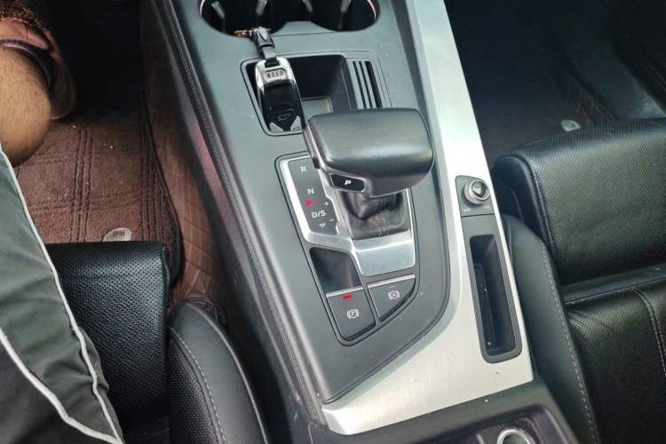 Used Audi A4L 2021 40 TFSI Enjoy Life Edition Gear Lever