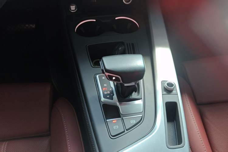 Used Audi A4L 2021 40 TFSI Enjoy Life Edition Gear Lever