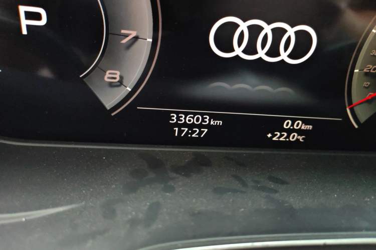 Used Audi A4L 2021 40 TFSI Enjoy Life Edition Odometer Close Up
