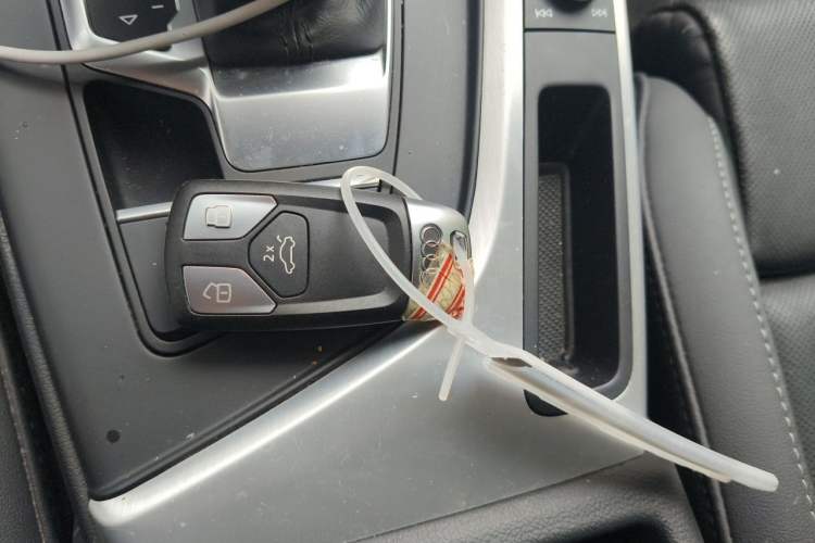 Used Audi A4L 2021 40 TFSI Enjoy Life Edition Vehicle Key