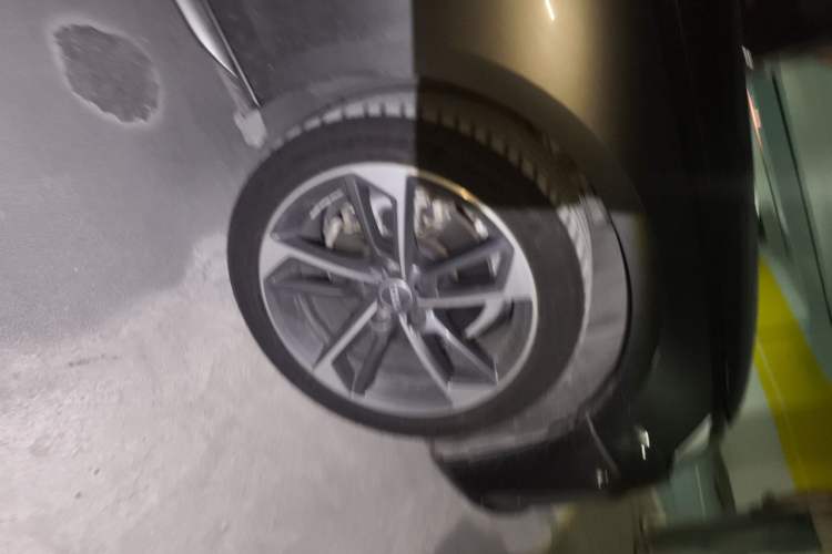 Used Audi A4L 2021 40 TFSI Enjoy Life Edition Right Front Wheel Hub